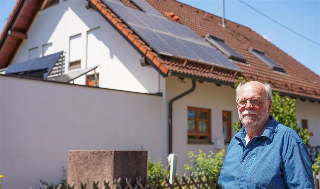 Mit seinen 16 Solarpanelen versorgt sich Thomas Gerner aus Plieningen im Sommer fast vollständig selbst mit Strom.