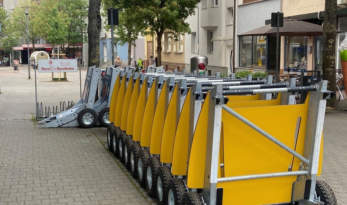 50. Straßenfest: Stadträte fordern Planungssicherheit Mit solchen mobilen Sperren wurde der „Mühlacker Frühling“ abgesichert. Foto: Archiv
