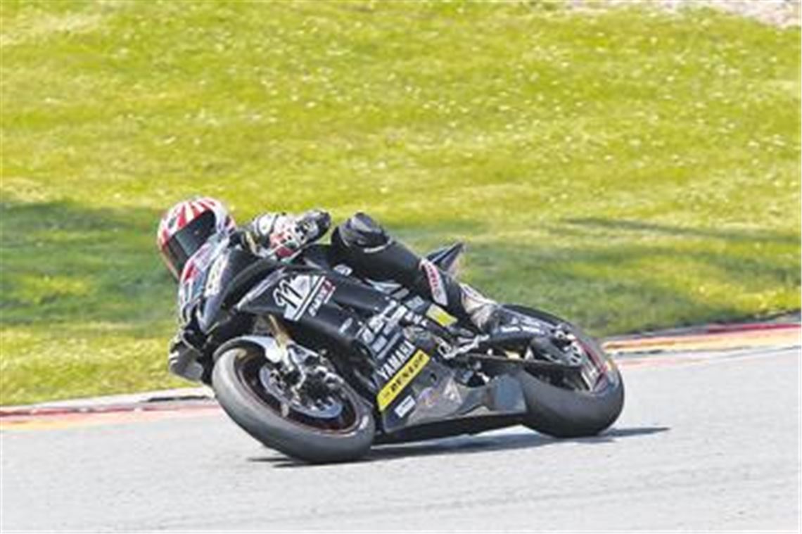 Mit viel Grip und Grips: Patrick Vincon erwischt auf dem Sachsenring die richtigen Pneus, die richtige Linie und wählt eine kluge Rennstrategie.
Foto: Talmon