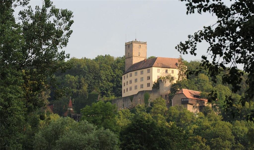 Mittelalterliche Atmosphäre auf Burg Guttenberg.