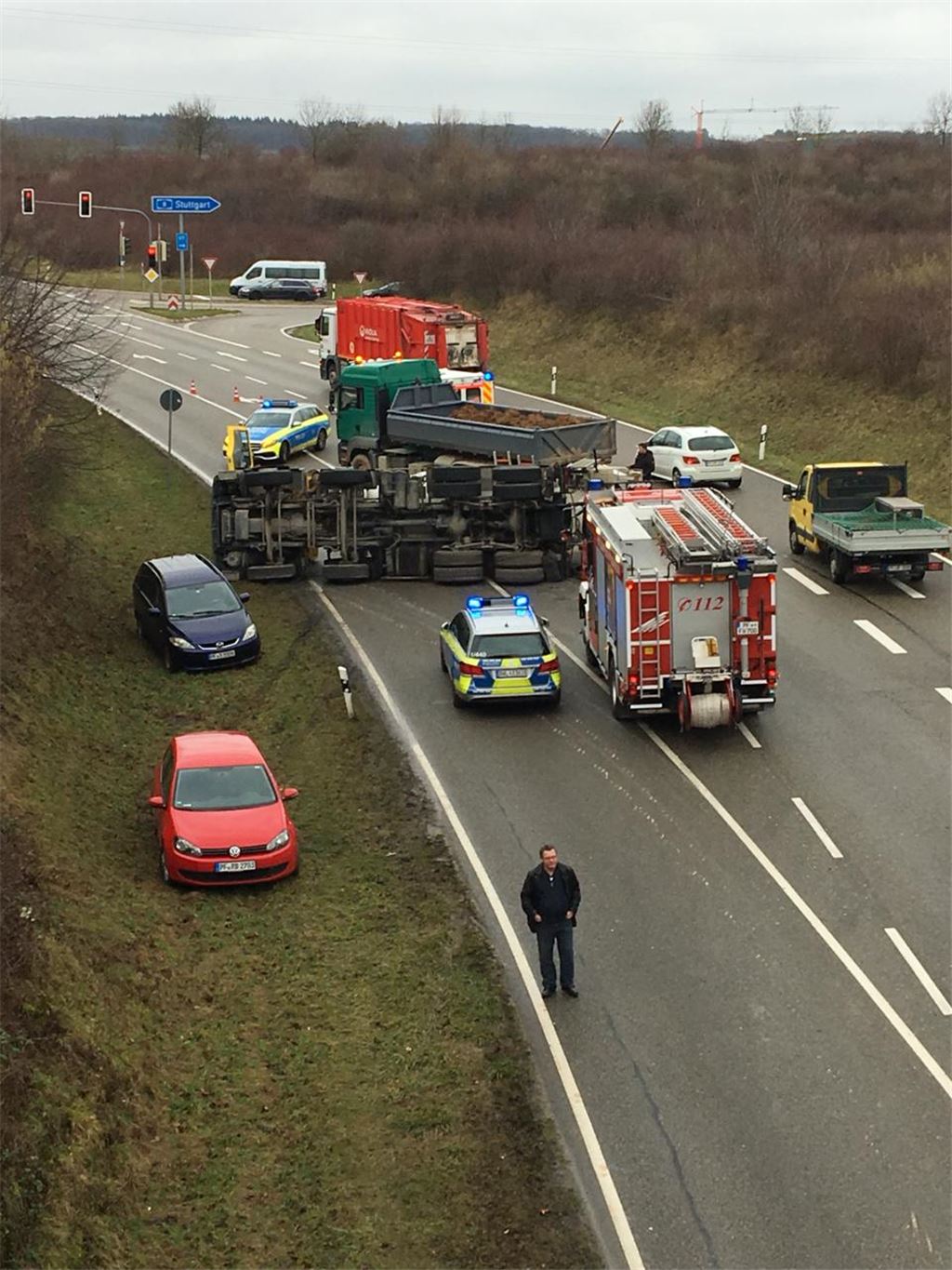 910_0008_145809_myro_Betonmischer_umgekippt