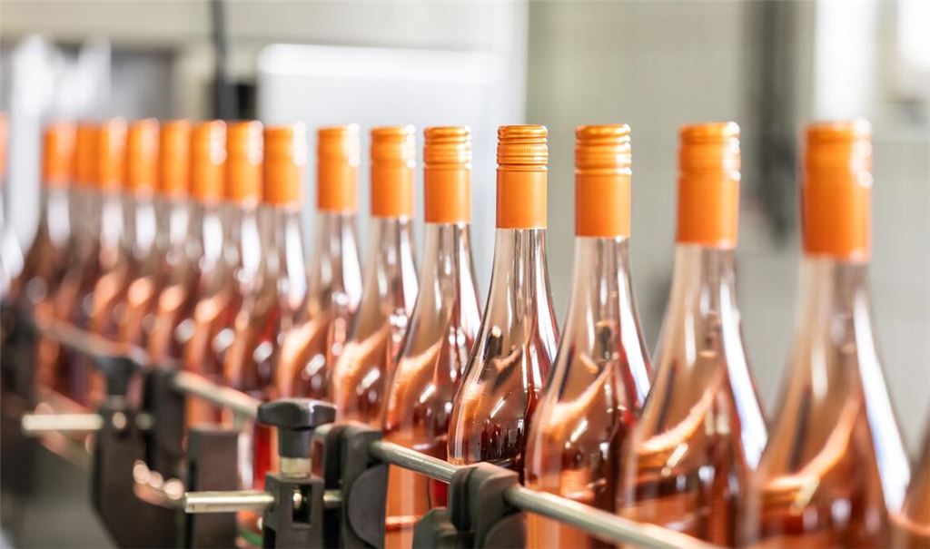 Mixgetränke erobern die Weinregale. (Symbolbild)