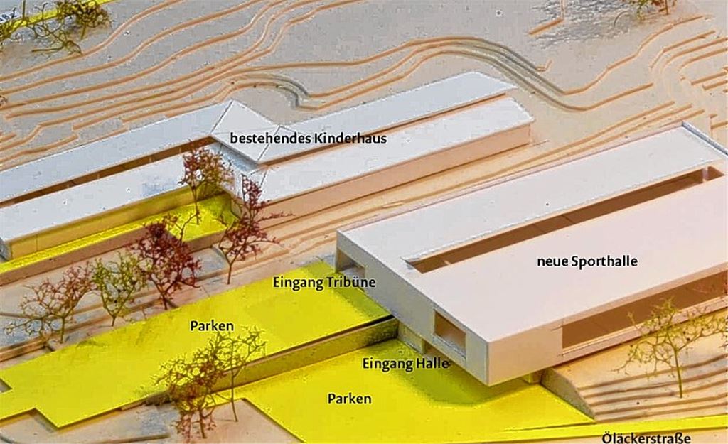 Modell der geplanten Dreifeld-Sporthalle in Ötisheim, die neben dem Kinderhaus Ölacker gebaut wird. Sobald die Halle steht, wird die alte Schulsporthalle abgerissen. Archivfoto: Entenmann + Fischer