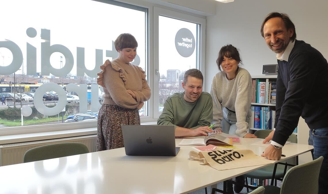 Moderne Form der Zusammenarbeit unter Selbstständigen: Kathrin Haas (v.li.), Theo Seemann, Bianca Dreja und Julian Wolf. Foto: Deeg