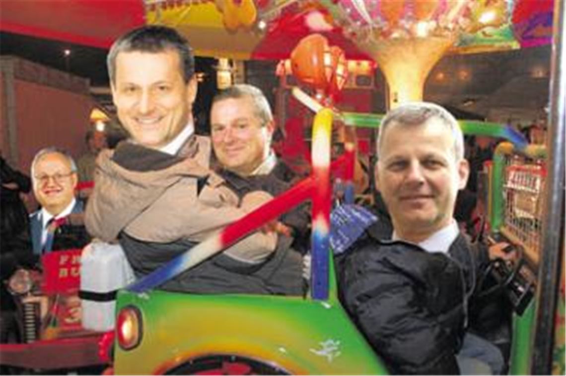 Mögliche Landtagskandidaten auf dem Karussell (v. li.): Günter Bächle (CDU), Hans-Ulrich Rülke (FDP), Frank-Ulrich Seemann (Grüne) und Thomas Knapp (SPD). Fotomontage: Schützmann