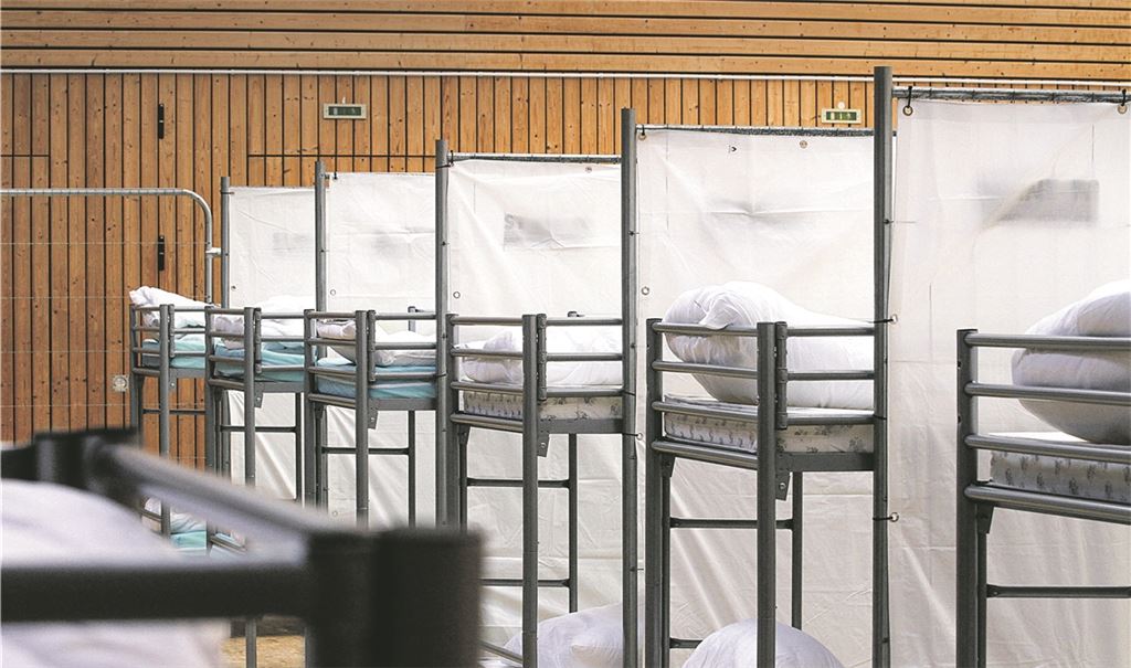Momentaufnahme aus dem Jahr 2015, als die Kerschensteiner-Sporthalle ebenfalls Flüchtlingsunterkunft war. Archivfoto: Hansen
