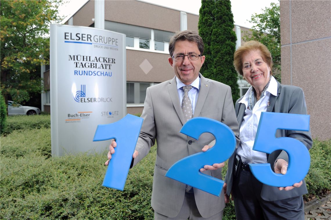 Mühlacker Tagblatt, Elser Druck und Buch-Elser: Hans-Ulrich Wetzel und Seniorchefin Brigitte Wetzel sehen in der 125-jährigen Tradition der Unternehmensgruppe eine Verpflichtung für die Zukunft. Foto: Fotomoment