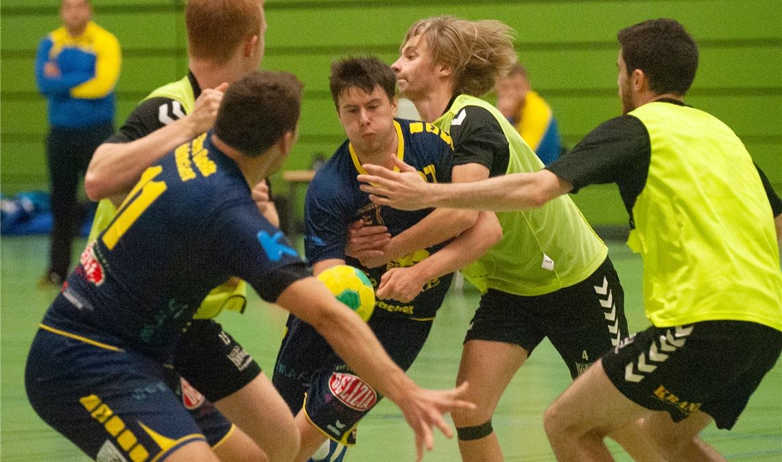 Mühlacker bleibt gegen Durlach trotz Rückstand am Ball. Foto: Fotomoment