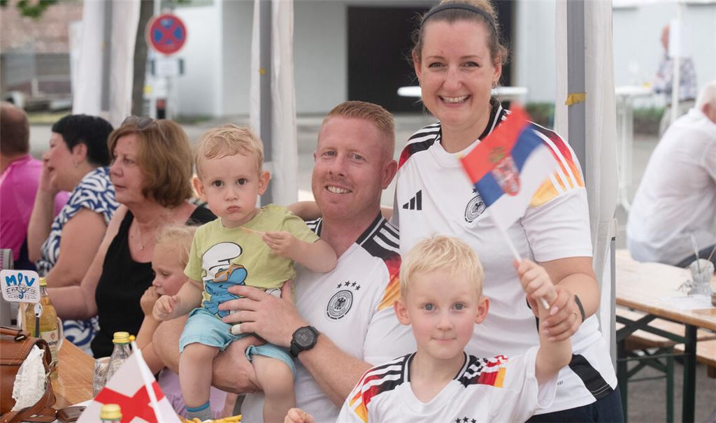 Musik und Fußball gibt es unter anderen für Familie Lippisch. Foto: Fotomoment