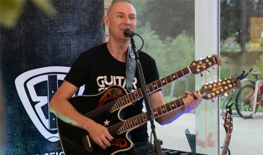 Musikalischer Gast aus Freiberg am Neckar: Ben Reichert. Foto: Fotomoment