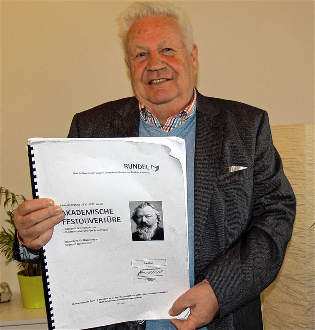 Musikdirektor Bruno Gießer.