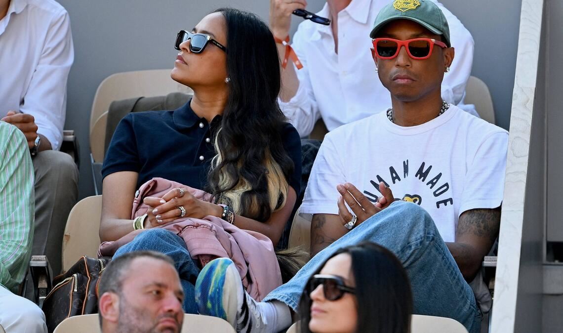Musiker und Designer Pharrell Williams besucht gemeinsam mit seiner Ehefrau Helen Lasichanh das Endspiel in Paris.