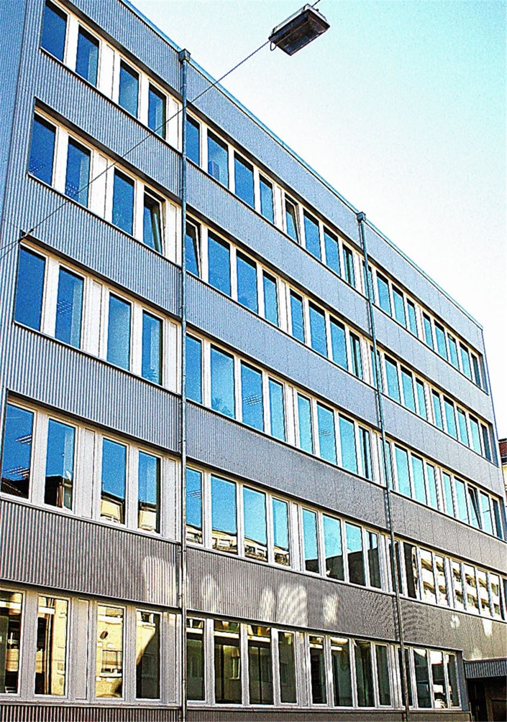 Muss für eine Million Euro saniert werden: das sogenannte „Landratsamt II“ in der Pforzheimer Oststadt, in dem die technischen Ämter des Enzkreises untergebracht sind.Kollros