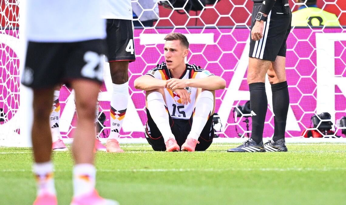 Musste gegen die Elfenbeinküste vorzeitig runter und kann bei der WM nicht mehr spielen: Nico Schlotterbeck.