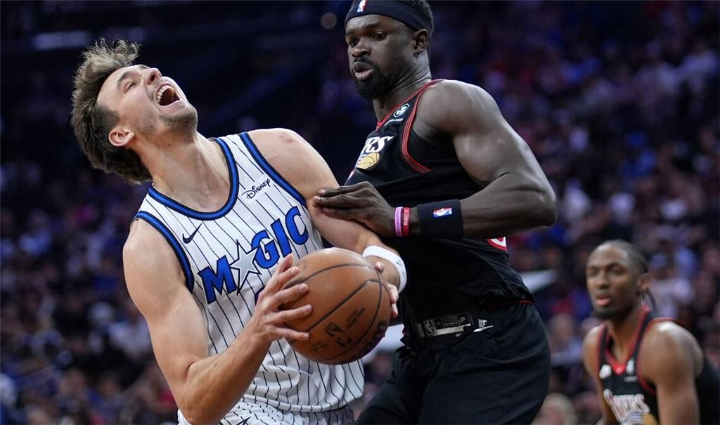 Musste mit Orlando eine Niederlage in Philadelphia hinnehmen: Franz Wagner (li).