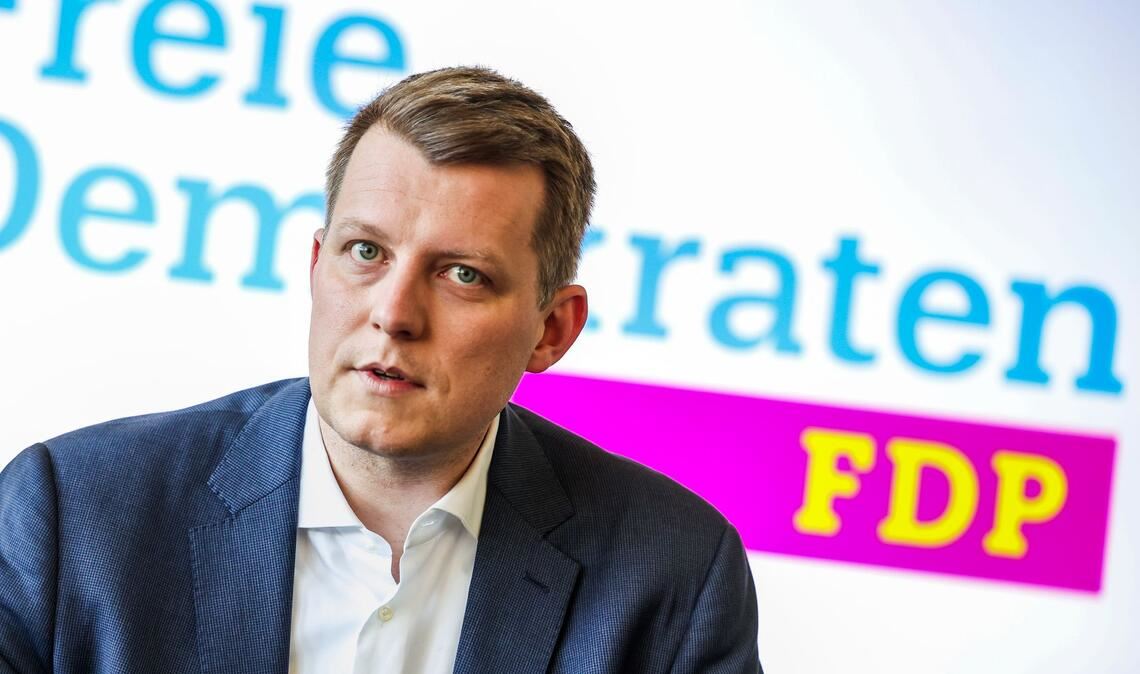 NRW-FDP-Chef Henning Höne gab bekannt, dass er als Bundesvorsitzender der Partei kandidiert.