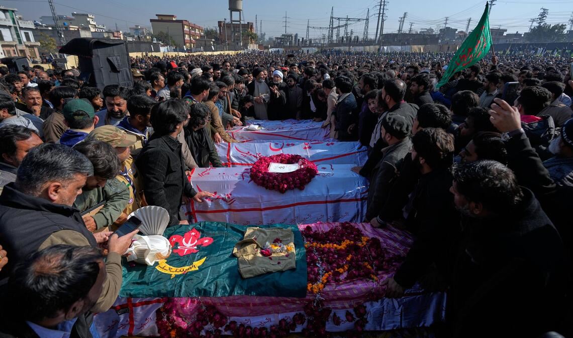 Nach Angaben aus Pakistan wurde der tödliche Anschlag im Nachbarland Afghanistan geplant. Der IS hatte die Tat für sich reklamiert.