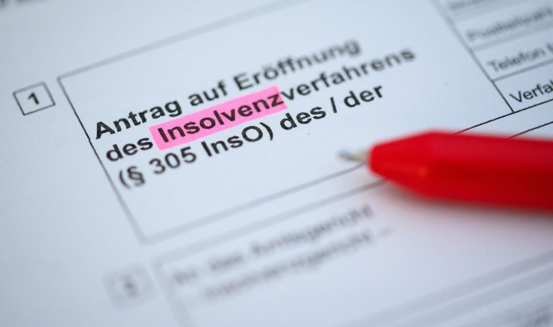 Nach Angaben des Dienstleisters Crif ist die Zahl der Privatinsolvenzen 2025 in Deutschland gestiegen. (Symbolbild)