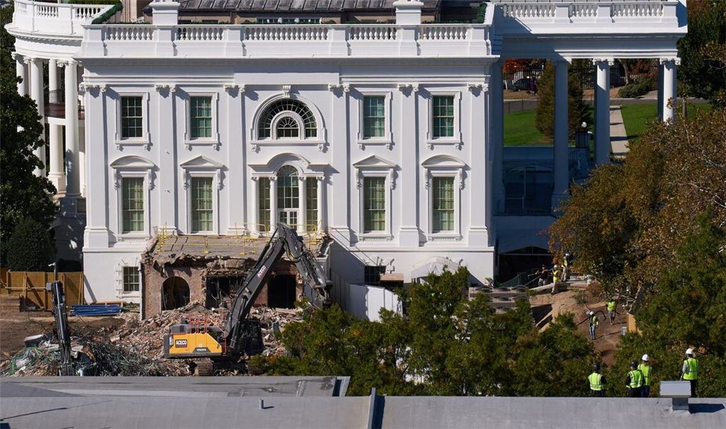 Nach Angaben des Weißen Hauses wurden alle historischen Elemente aus dem Ostflügel dokumentiert und eingelagert.