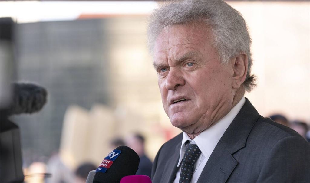 Nach Ansicht von Sepp Maier hätte man Kahn und Salihamidzic „mit Würde“ verabschieden müssen. (Archivbild)