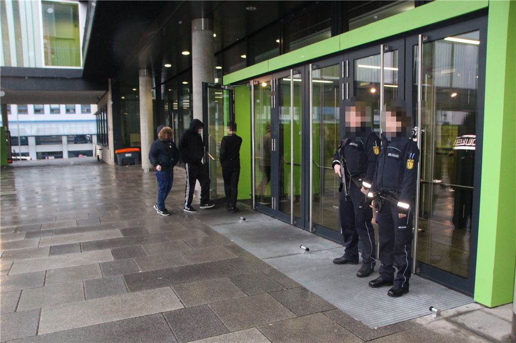 bf Polizei Hildagymnasium Pforzheim (1)
