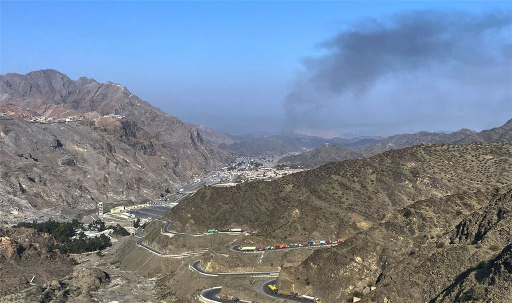 Nach Zusammenstößen zwischen pakistanischen und afghanischen Streitkräften in Pakistan steigt Rauch von der afghanischen Seite auf (Archivbild).