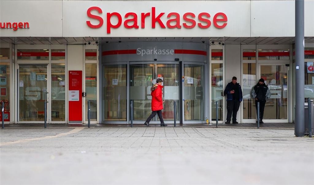 Nach dem Einbruchscoup in Gelsenkirchen bekommen erste Kunden Schmuck und sogar Bargeld zurück (Archivfoto).