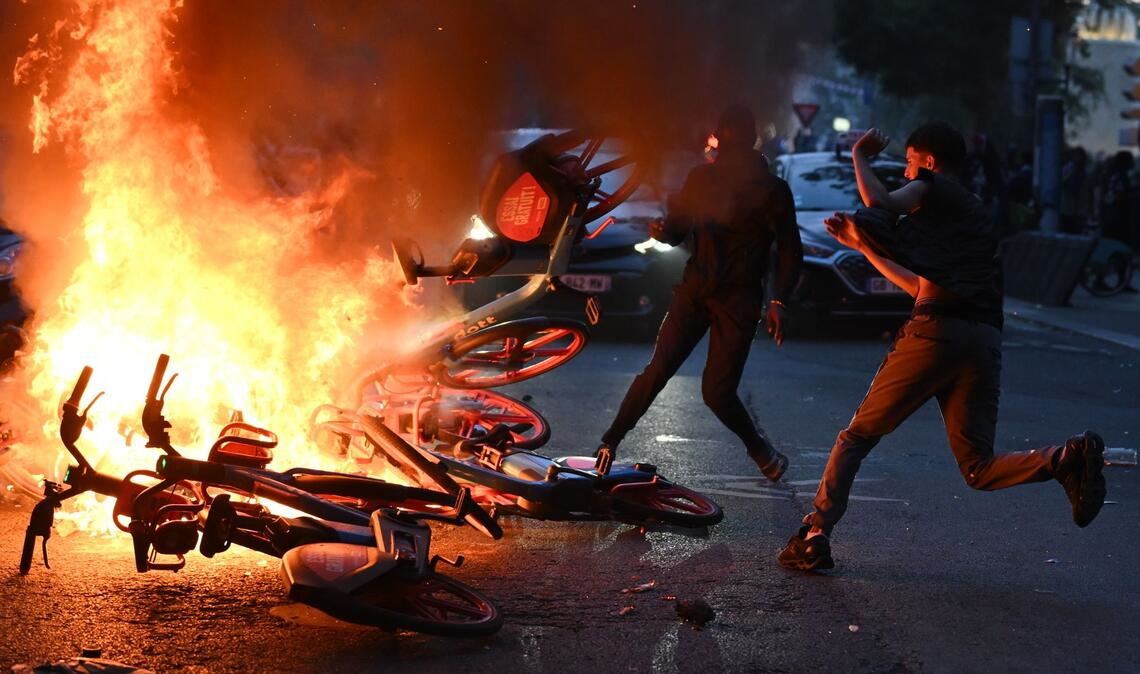 Nach dem Sieg von Paris Saint-Germain ist es in Paris zu Festnahmen und Zwischenfällen gekommen.
