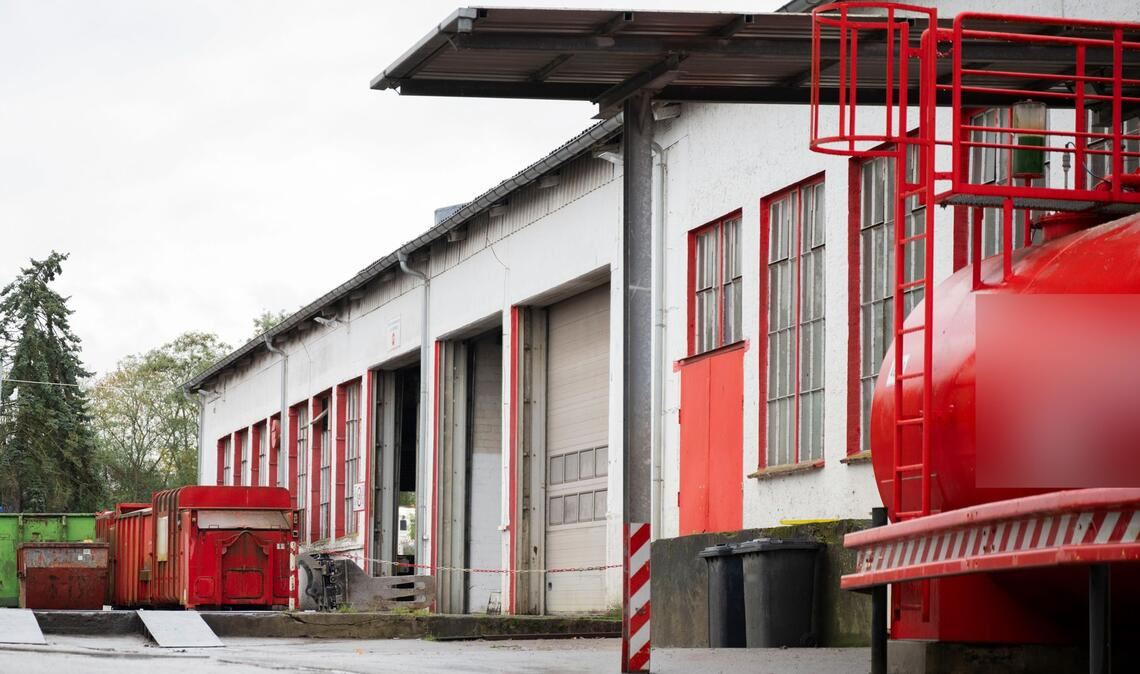 Nach dem Tod des achtjährigen Fabian hat die Polizei  das Gelände eines Entsorgungsunternehmens nördlich der Stadt Güstrow in den Blick genommen.
