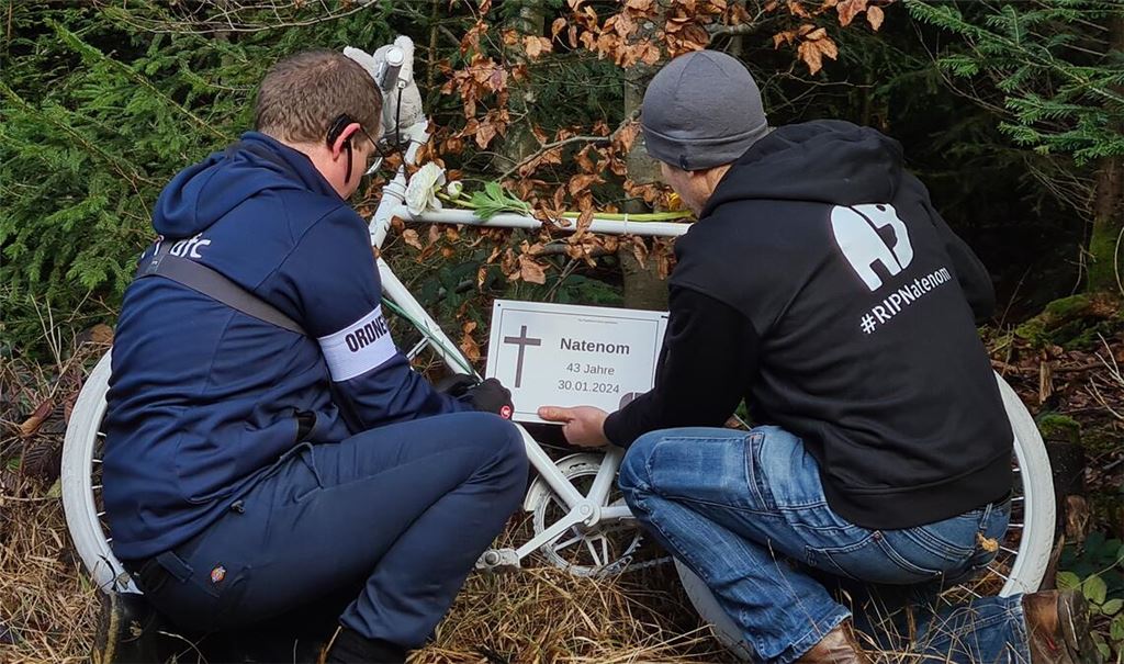 Nach dem Unfall: Gedenken an das Opfer Andreas „Natenom“ Mandalka. Foto: Archiv