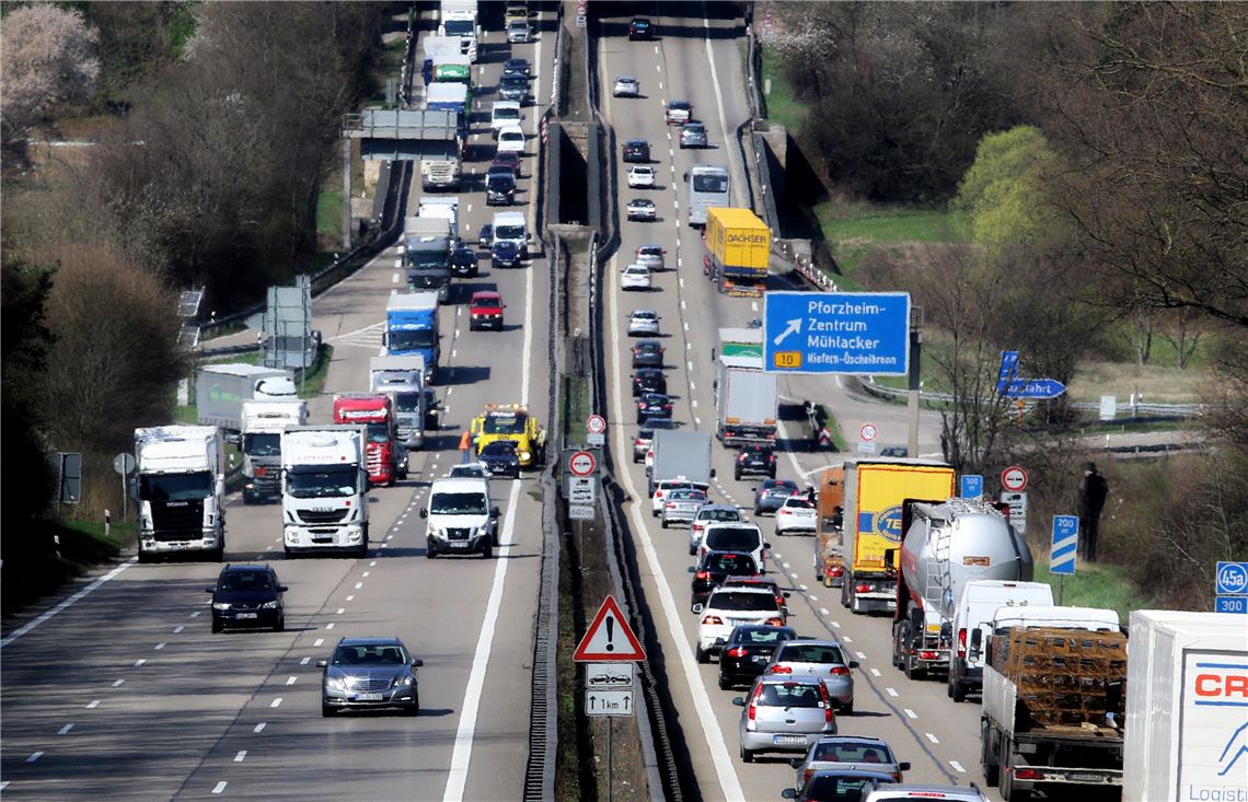 910_0008_129081_eis_Unfall_A8_Panzer