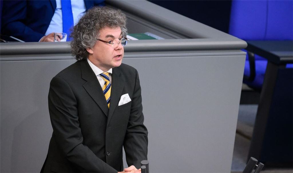 Nach dem Vorwurf, im Bundestag den Hitlergruß gezeigt zu haben,  muss der sächsische AfD-Abgeordnete Matthias Moosdorf vor Gericht (Archivfoto).