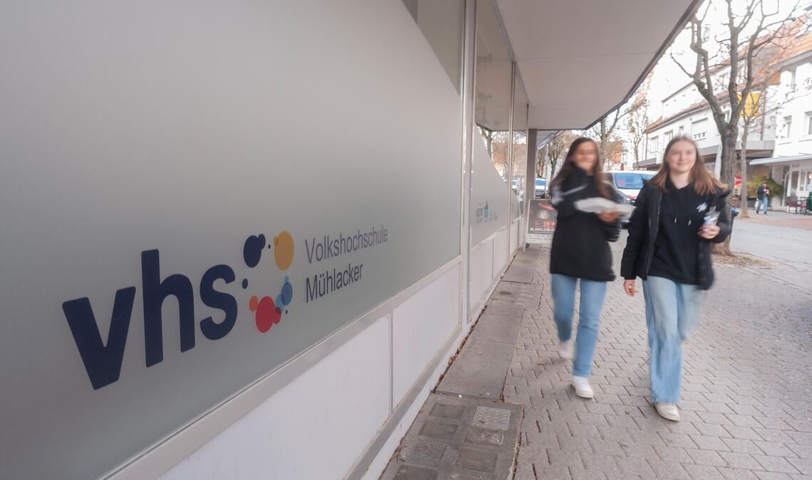 Nach dem Wegfall der Enzkreis-Förderung sollen die umliegenden Gemeinden, die Angebote der Volkshochschule Mühlacker nutzen, einen Obolus beisteuern. Fotos: Fotomoment