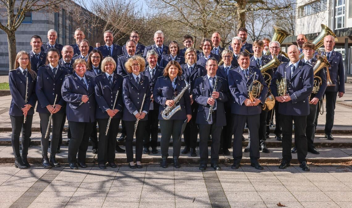 Nach dem Wertungsspiel im März 2024 präsentiert sich der Musikverein Ölbronn als starke Gemeinschaft. Fotos: Musikverein Ölbronn, Archiv Mühlacker Tagblatt