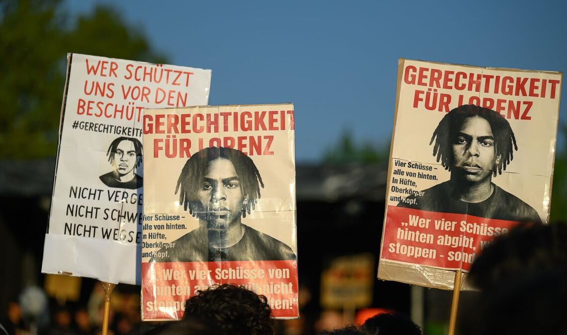 Nach dem gewaltsamen Tod von Lorenz gab es große Demonstrationen. (Archivbild)