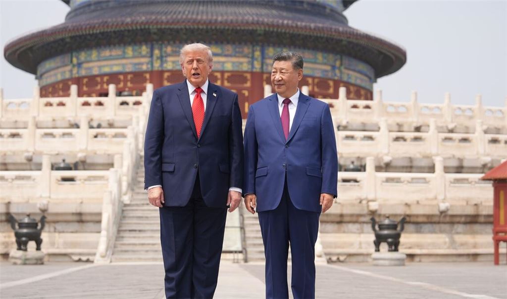Nach den ersten Gesprächen zeigte Xi Trump den Himmelstempel in Peking.