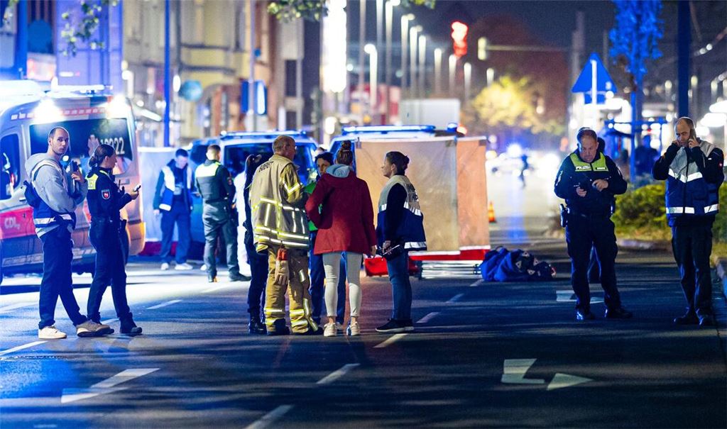 Nach den tödlichen Schüssen in Hannover am Mittwochabend hat die Polizei drei verletzte Tatverdächtige festgestellt. (Archivbild)