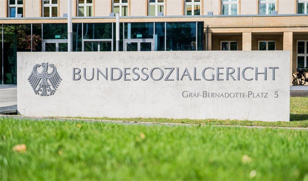 Nach der Entscheidung des Bundessozialgerichts muss das Landessozialgericht nun genauer prüfen, welche psychischen Belastungen Leichenumbetter und Feuerwehrleute erleben. (Archivbild)