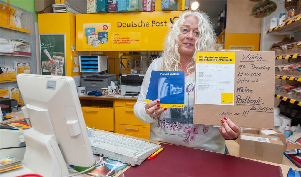 Nach der Schließung der Filiale in der Mühlacker Fußgängerzone im vergangenen Jahr gibt die Postbank nun auch ihren Service im „Buntstiftle“ in Illingen auf. Auf dem Bild zu sehen ist „Buntstiftle“-Mitarbeiterin Tanja Weiner. Foto: Fotomoment