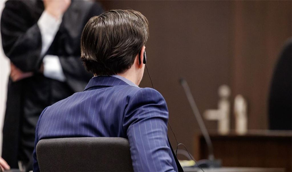 Nach der Tat floh der Angeklagte laut den Ermittlungen mit seinen Begleitern nach Frankreich, wo er sich der Polizei stellte. (Archivbild)