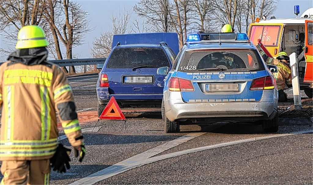 Fahrer verletzt sich bei Unfall leicht