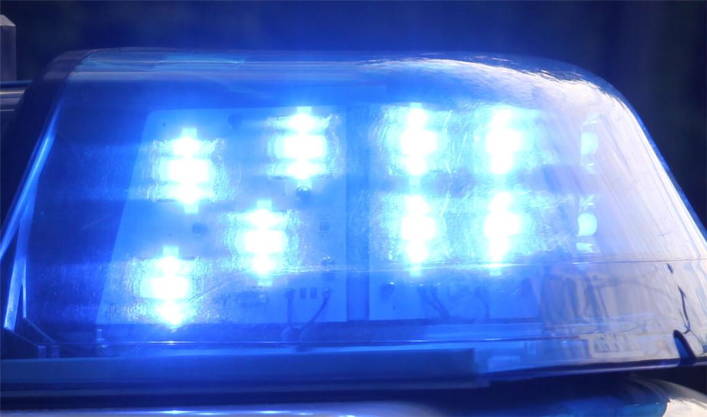 Nach einem gefährlichen Überholvorgang auf der B10 sucht die Polizei Zeugen. Symbolfoto: Archiv