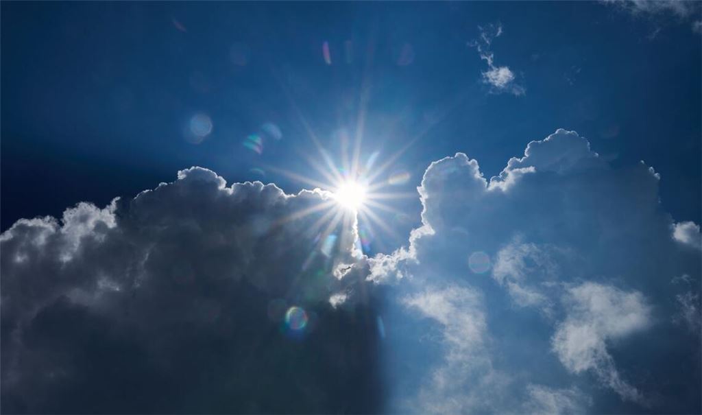 Nach einem sonnigen Dienstag müssen sich die Menschen im Südwesten zunehmend auf wechselhaftes Wetter einstellen. (Symbolbild)