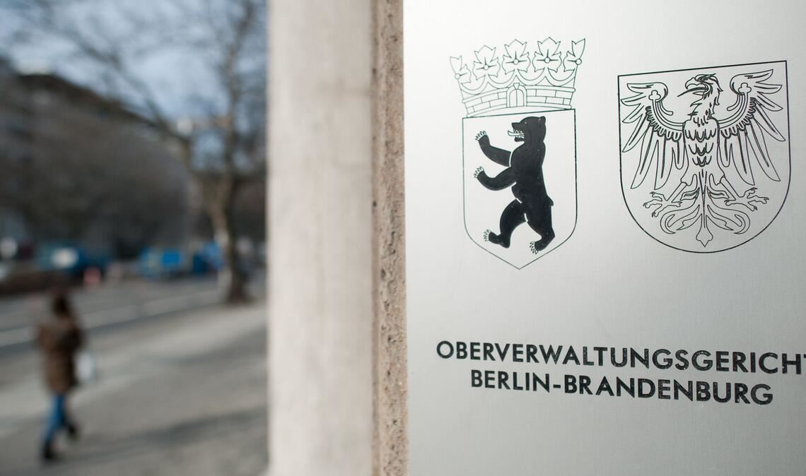 Nach einer Entscheidung des OVG Berlin-Brandenburg steht einem Mitarbeiter eines AfD-Abgeordneten kein eigener Parlamentsausweis zu. (Sxmbolbild)