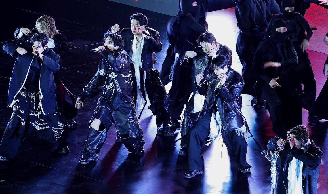 Nach vier Jahren Pause wird BTS beim ersten Auftritt in Seoul mit viel Jubel empfangen.