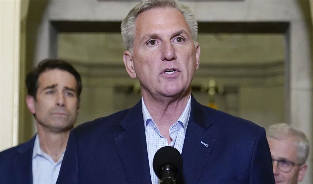 „Nach wochenlangen Verhandlungen haben wir uns grundsätzlich geeinigt“, so der Republikaner Kevin McCarthy.