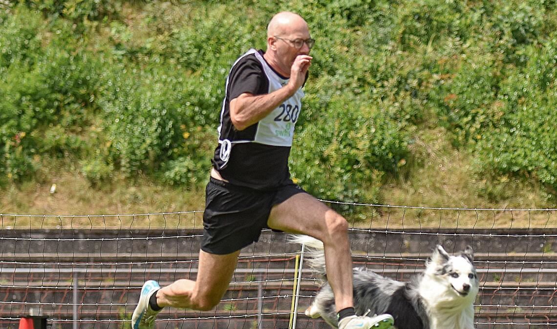 Nach zwölfjähriger Wettkampfpause holen sich Albrecht Heidinger mit Coco den zweiten Platz bei den Südwestdeutschen Meisterschaften im Sprint-Vierkampf.