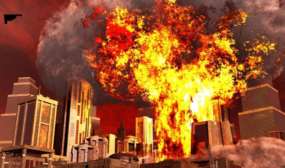 Nachdem ein B2-Atombomber (oben rechts im Bild) eine Nuklearbombe abgeworfen hat, verdampft diese fiktive Großstadt binnen Sekunden (KI-generiertes Syymbolbild).