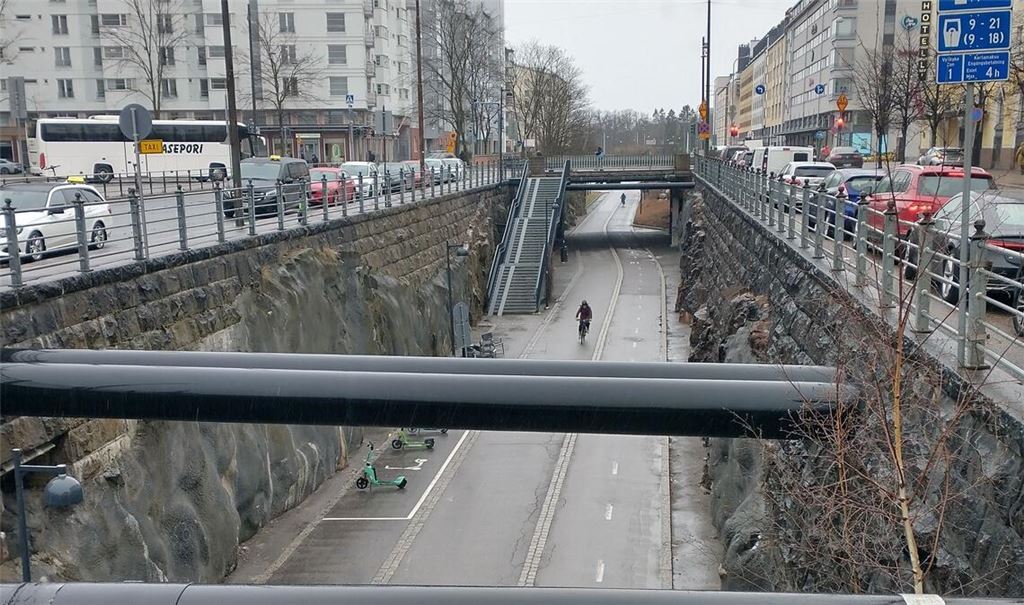 Nachhaltiges Verkehrsmanagement: Eine frühere Bahnstrecke verbindet als Rad- und Fußweg das Zentrum von Helsinki mit den südwestlichen Stadtteilen. Foto: Wetzke