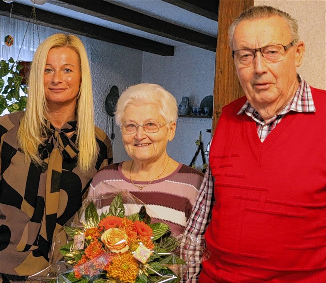 Ehepaar Fischer hört morgens den Zeitungsboten